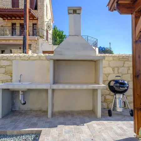 בית נופש Sanders View Peristerona (Paphos)